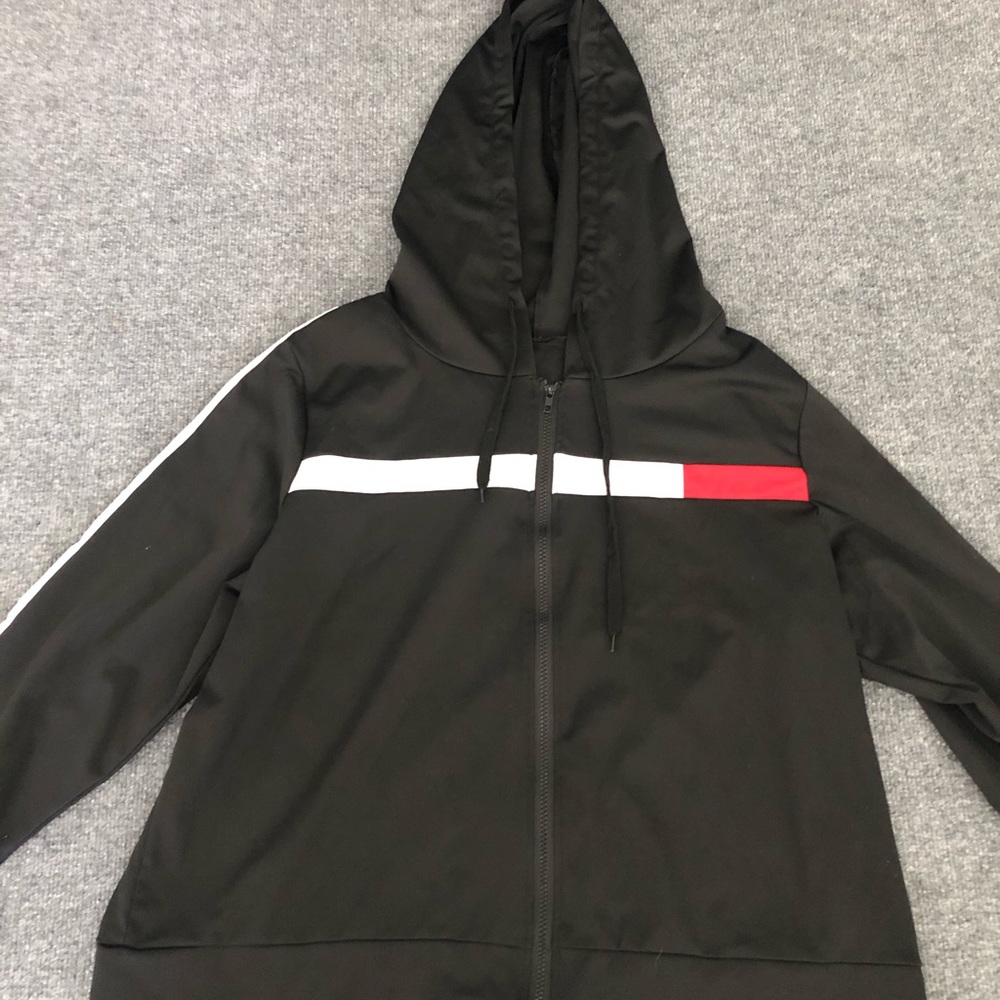 Size Xl, long sleeve jacket, perfect for going on a walk or job